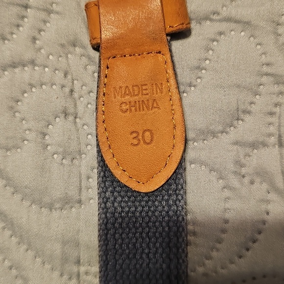 Guy Harvey belt featuring an embroidered Mahi Mahi fish design - Picture 4 of 6